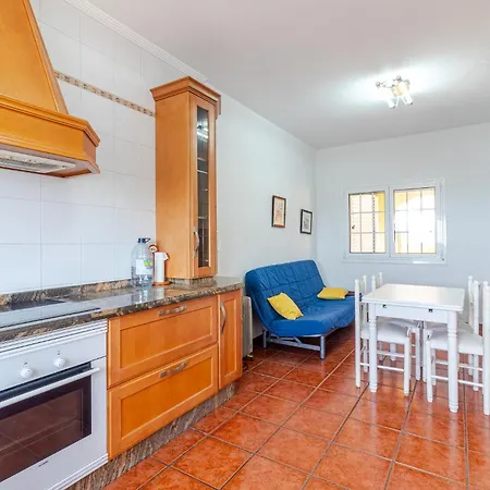 Flatguest Mayca